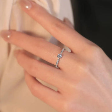 Exquisite Cute Four Claw GRA Certified 0.3 CT Sterling Silver Moissanite Rings High Quality Jewelry Gift